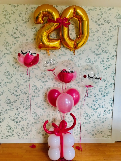 二十歳の誕生日のお祝いにホテルでバルーンのサプライズ バルーン誕生日飾り付け バルーンコネクション